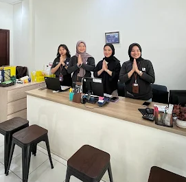 Petugas dan Konselor Sentra Layanan Universitas Terbuka Bina Mahunika Bogor